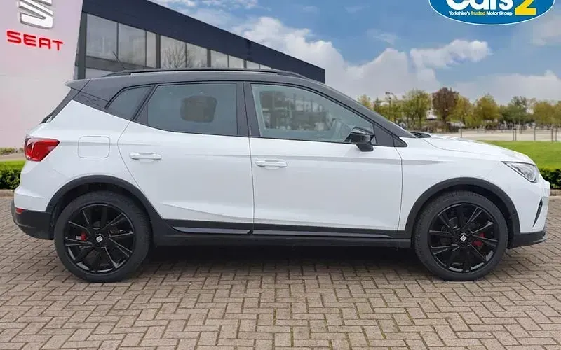 Nowe Seat Arona Black Edition 116 KM (85 kW) 2025 Biały SUV