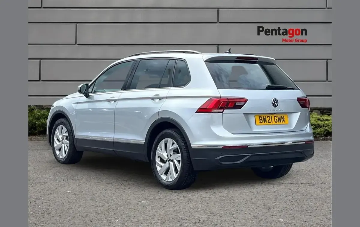 Used VW Tiguan Life 150 HP (110 kW) 2021 Silver SUV