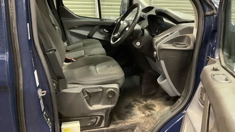 Usado Ford Transit Custom Trend 125 CV (91 kW) 2015 Multicoloured Van