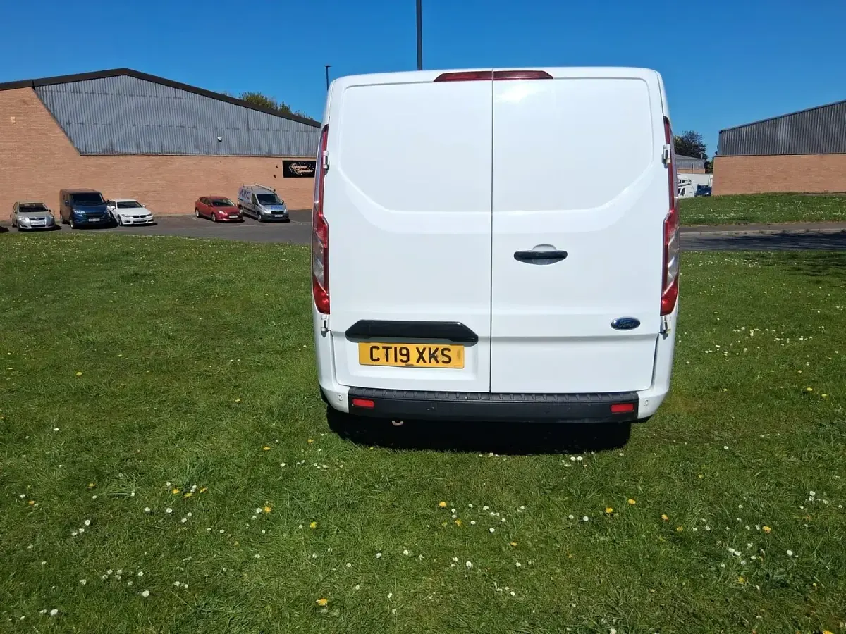 Used Ford Transit Custom Trend 2019 White Van