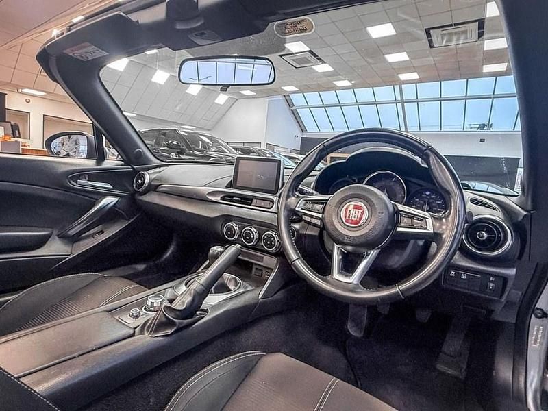 Usado Fiat 124 Spider Classica 140 HP (102 kW) 2018 Cinzento Cabrios