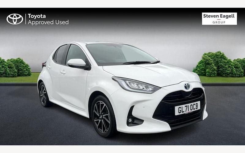 Used 2025 Toyota Yaris Hybrid Design Hatchback | £17,086 (Super price) - Image 1/3