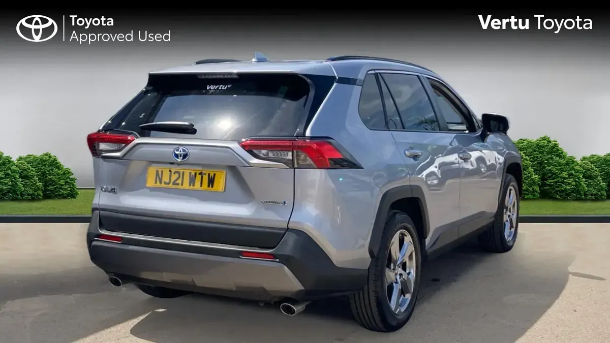 Used Toyota RAV4 Design 218 HP (160 kW) 2021 Silver SUV