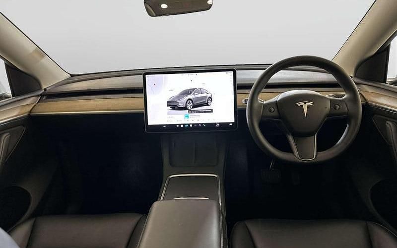 Used Tesla Model Y Long Range AWD 286 kW (389 HP) 2025 SUV