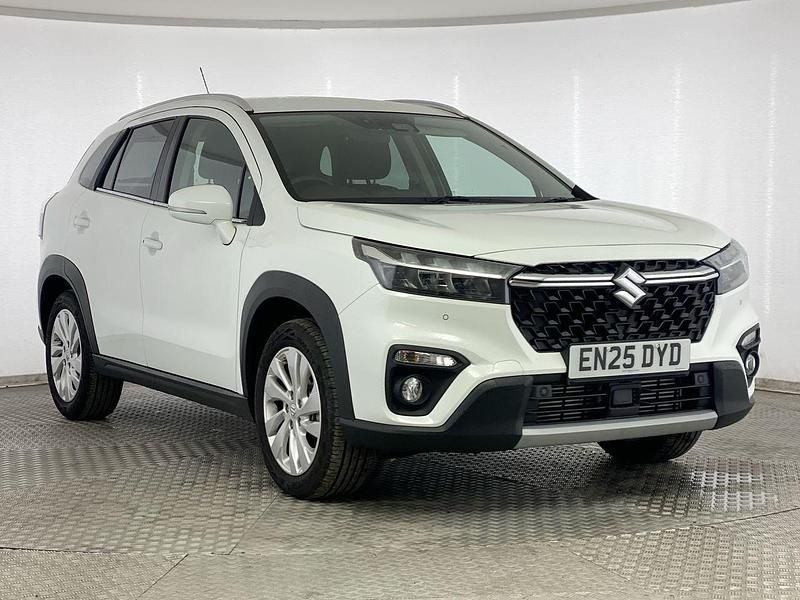 Used Suzuki SX4 129 HP (94 kW) 2025 White Hatchback