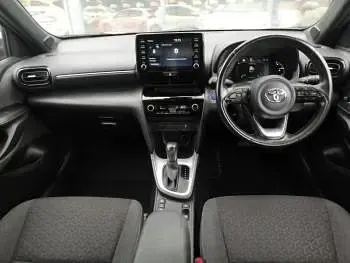 Used Toyota Yaris Hybrid Design 116 HP (85 kW) 2022 White Estate