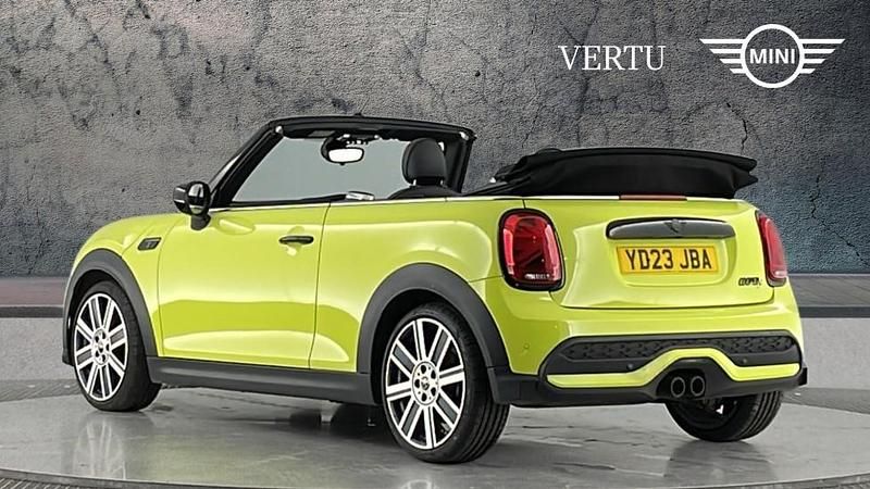 Usado Mini Cooper S Exclusive 176 HP (129 kW) 2023 Amarelo Citadino