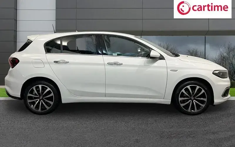 Used Fiat Tipo Lounge 120 HP (88 kW) 2020 White Hatchback