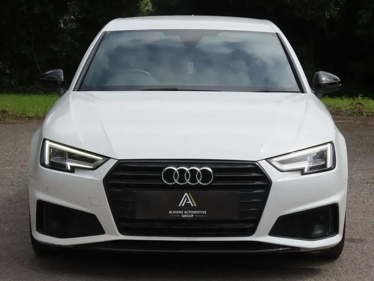 Used Audi A4 Black Edition 190 HP (139 kW) 2019 White Sedan