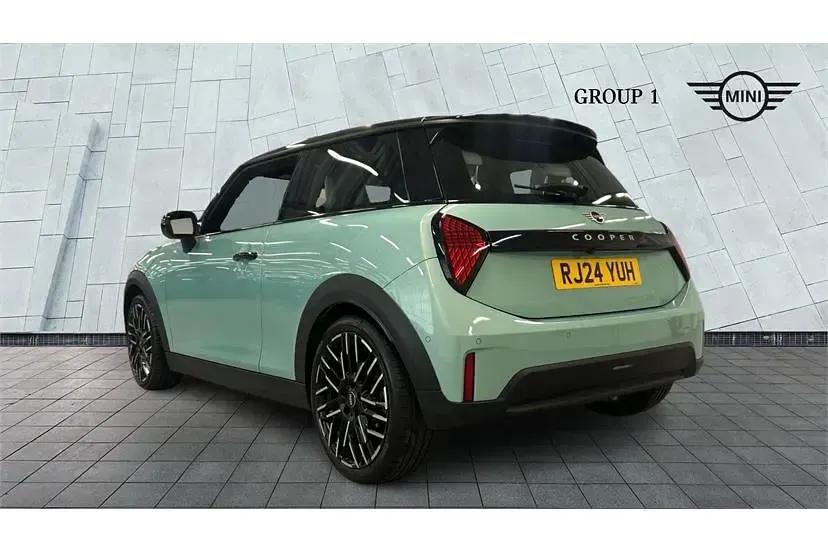 Used Mini Cooper Exclusive 204 HP (150 kW) 2024 Green Hatchback