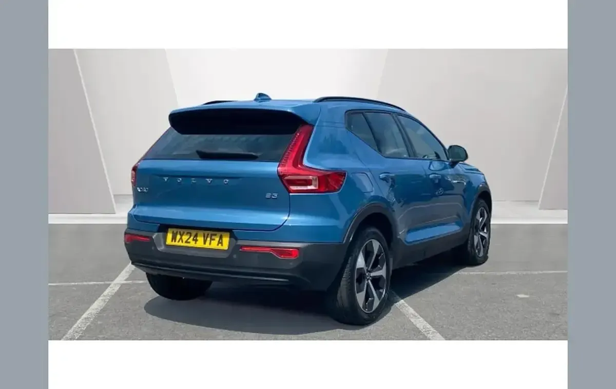 Used Volvo XC40 Plus 161 HP (118 kW) 2024 Blue SUV