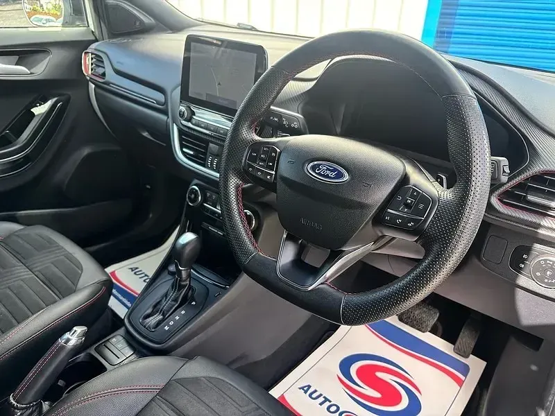 Begagnad Ford Puma ST-Line X 2022 Grå SUV