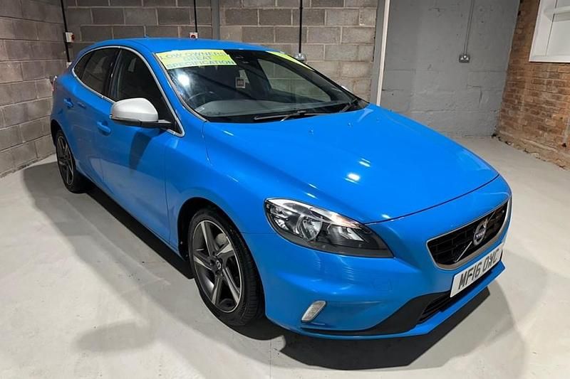 Blue Used 2016 Volvo V40 R-Design Hatchback | £8,995 (Fair price) - Image 1/1