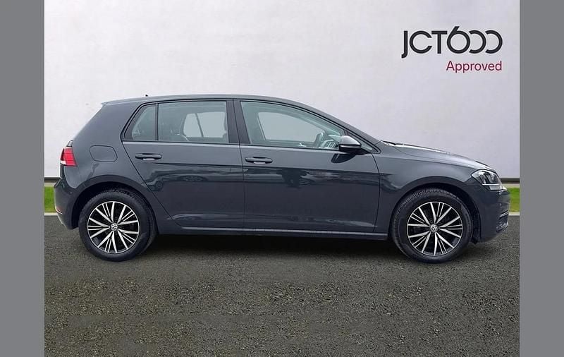 Used VW Golf VII SE 115 HP (84 kW) 2018 Grey Hatchback