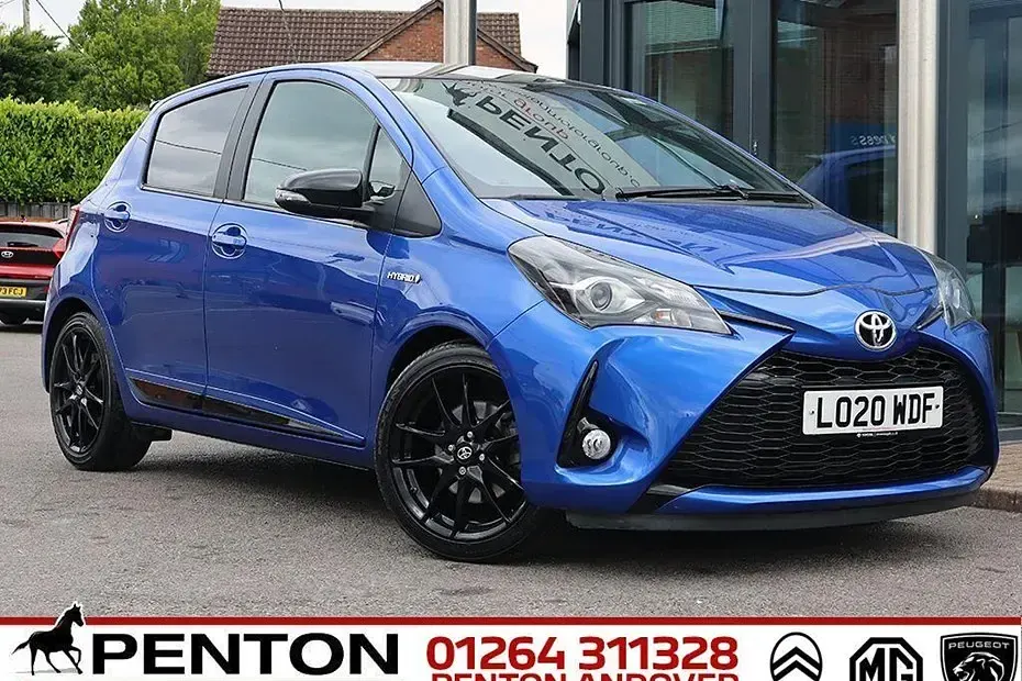 Used Toyota Yaris Sport 91 HP (66 kW) 2020 Blue Hatchback