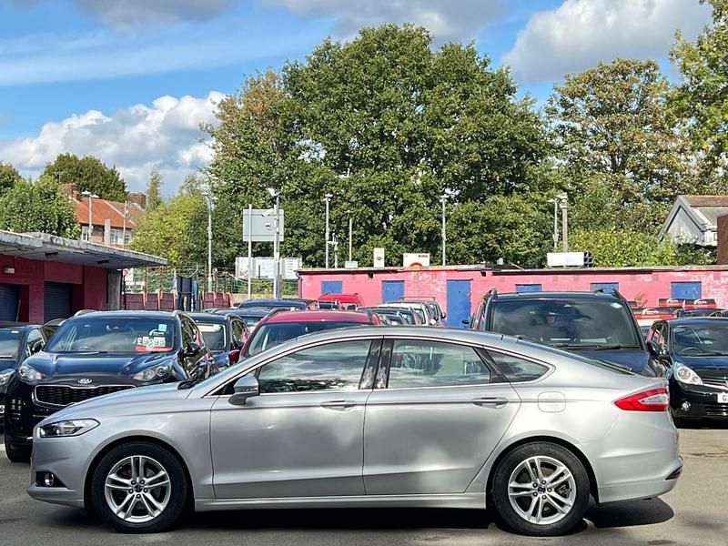 Used Ford Mondeo Titanium 160 HP (117 kW) 2015 Silver Hatchback