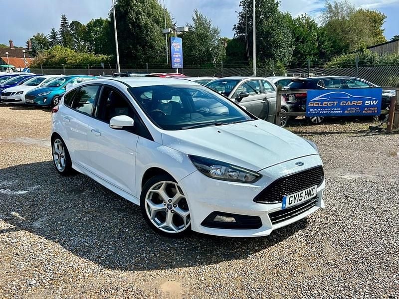 White Used 2015 Ford Focus ST Hatchback | £9,995 (Good price) - Image 1/4