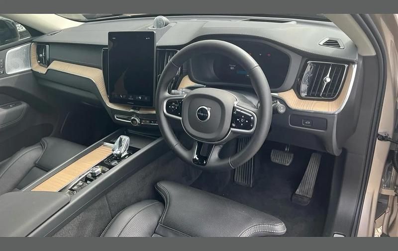 Second-hand Volvo XC60 Ultra 250 CP (183 kW) 2025 Bright dusk SUV