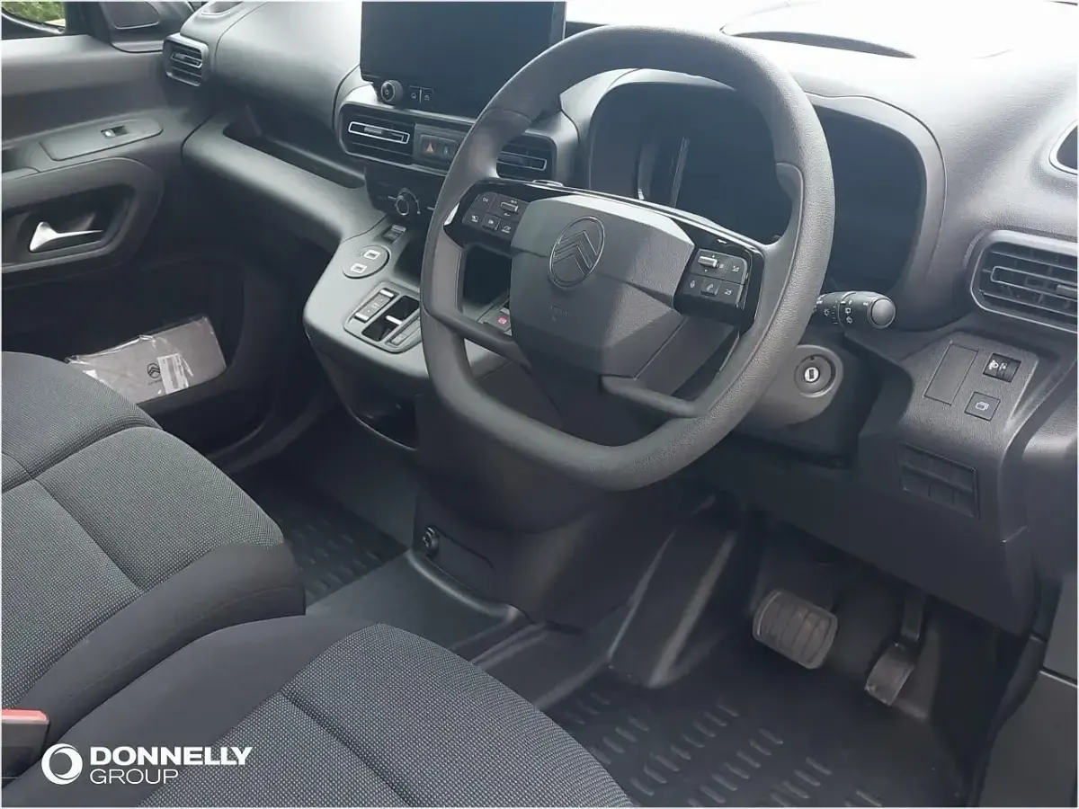 New Citroën Berlingo 129 HP (94 kW) 2026 Grey MPV
