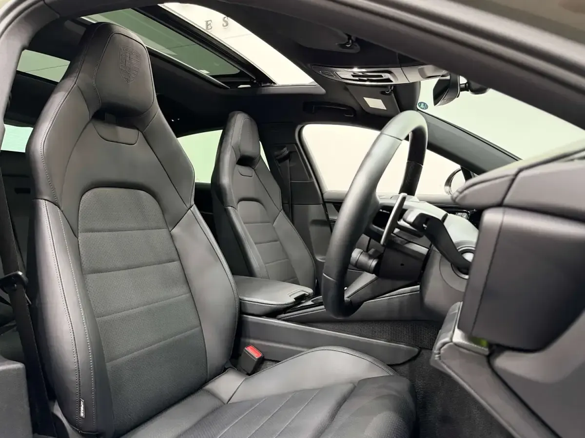 Used Porsche Panamera 4 2025 Green Hatchback