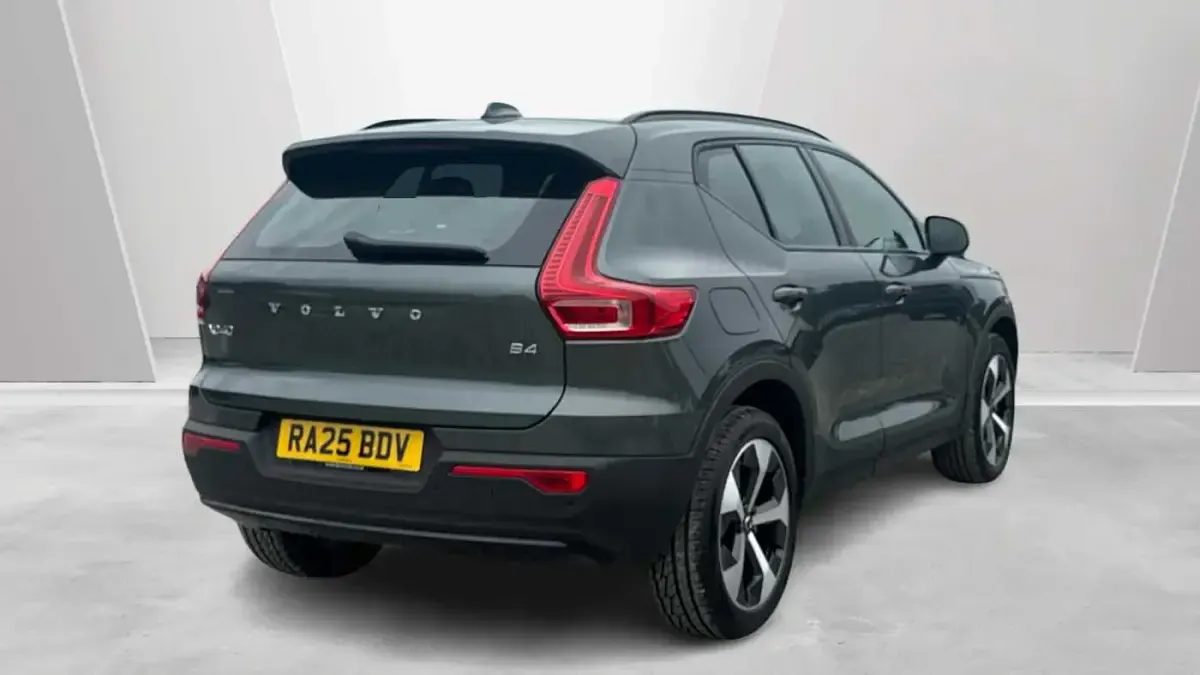 Used Volvo XC40 Plus 194 HP (142 kW) 2026 SUV