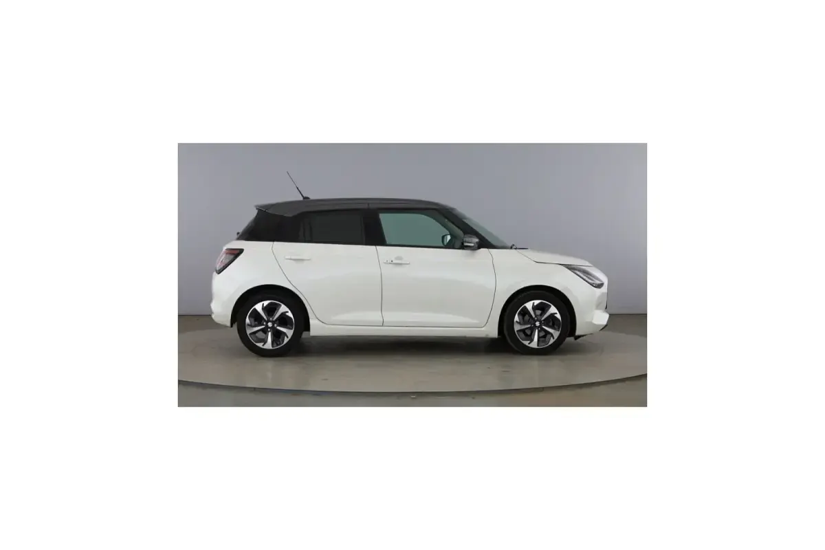 Używany Suzuki Swift 2025 Biały Hatchback
