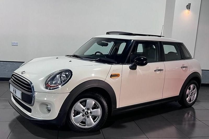 White Used 2016 Mini ONE Hatch Hatchback | £9,195 (Fair price) - Image 1/1
