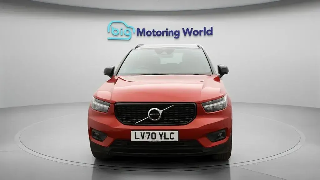Used Volvo XC40 R-Design 197 HP (144 kW) 2020 Red SUV