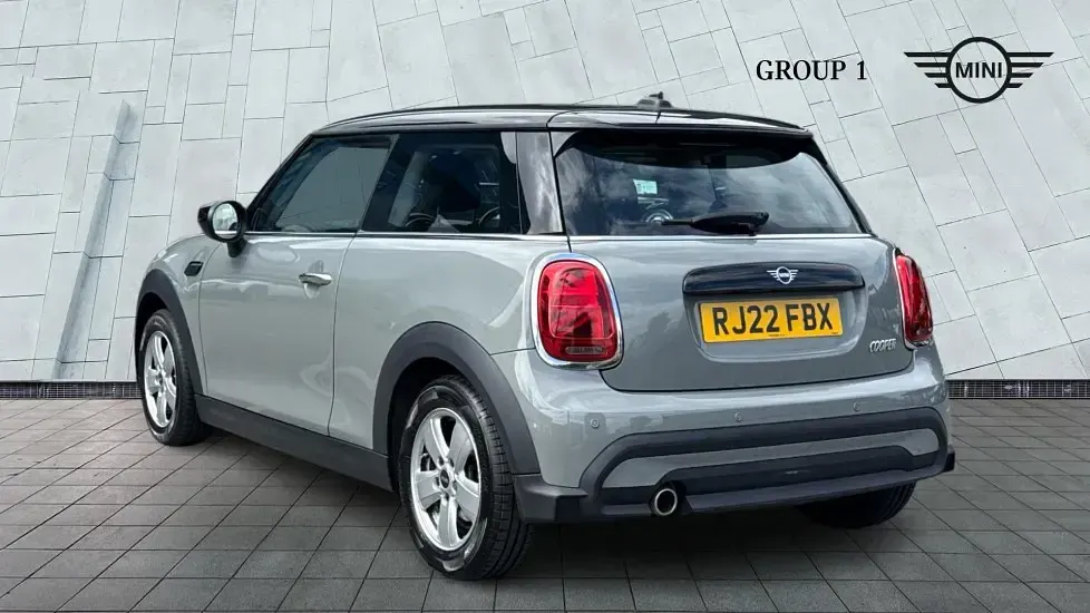 Gebraucht Mini Cooper Classic 136 PS (100 kW) 2022 Grau Kleinwagen