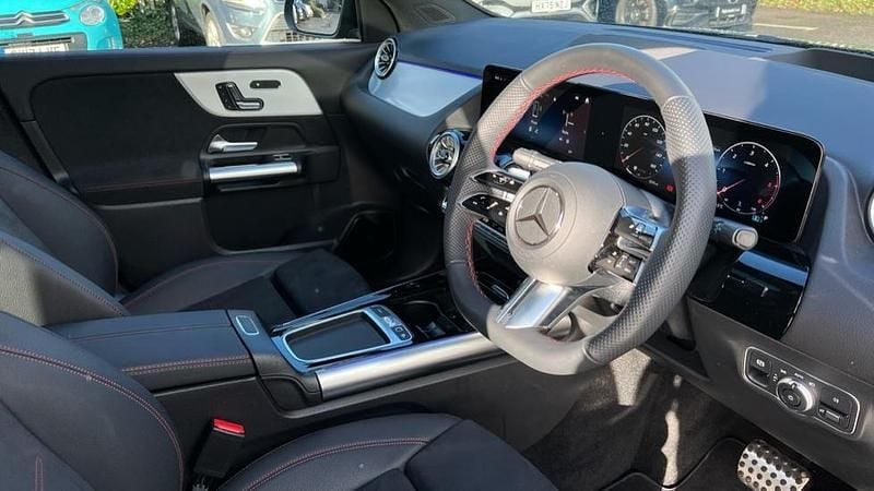 Used Mercedes GLA200 AMG Line Premium Plus 150 HP (110 kW) 2025 Cosmos black metallic SUV