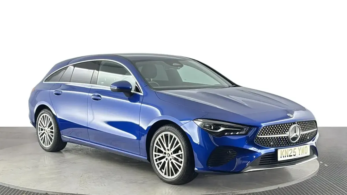 Used Mercedes CLA180 Executive 136 HP (100 kW) 2025 Blue Estate