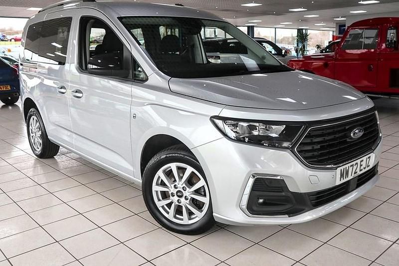 Used Ford Tourneo Connect Titanium 122 HP (89 kW) 2022 Silver MPV