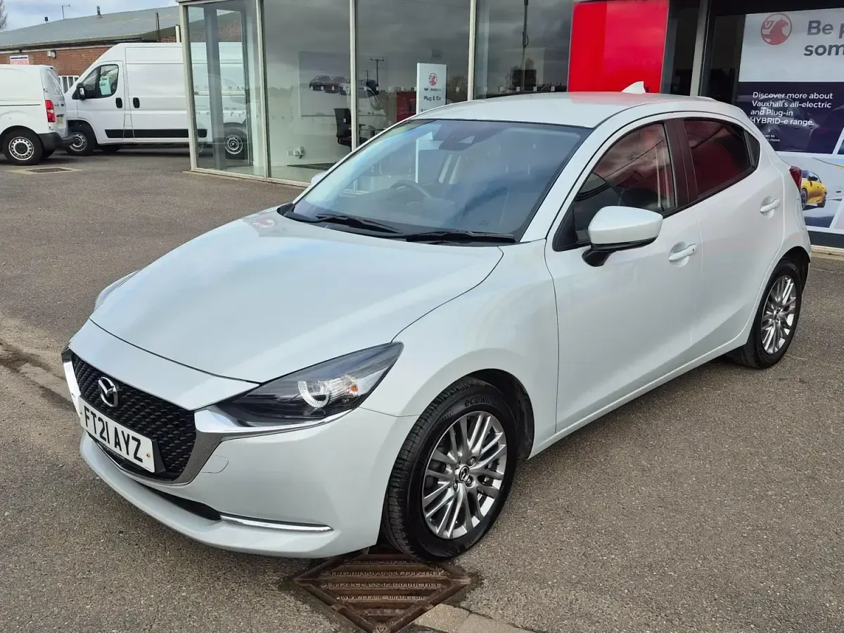 Używany Mazda 2 Inclusive 2021 Srebrny Hatchback