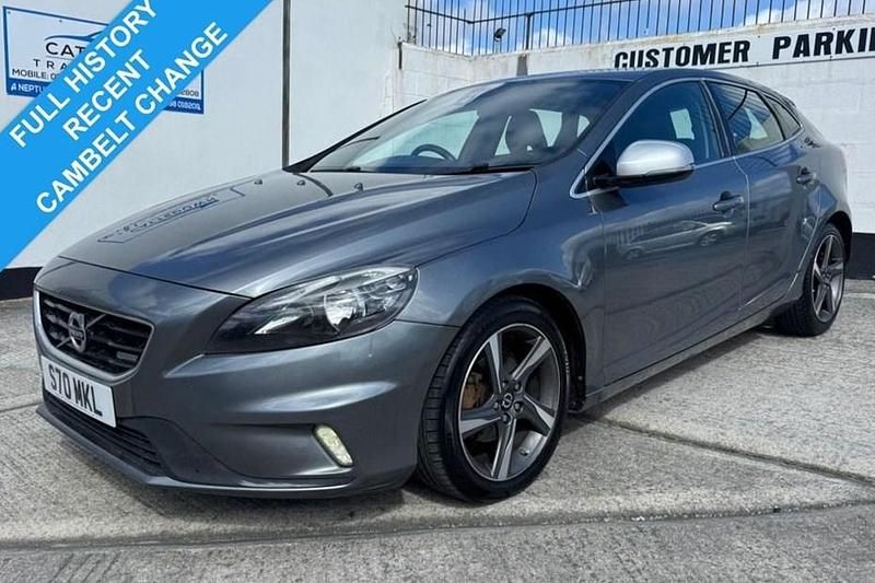 Used Volvo V40 R-Design 115 HP (84 kW) 2014 Grey Hatchback