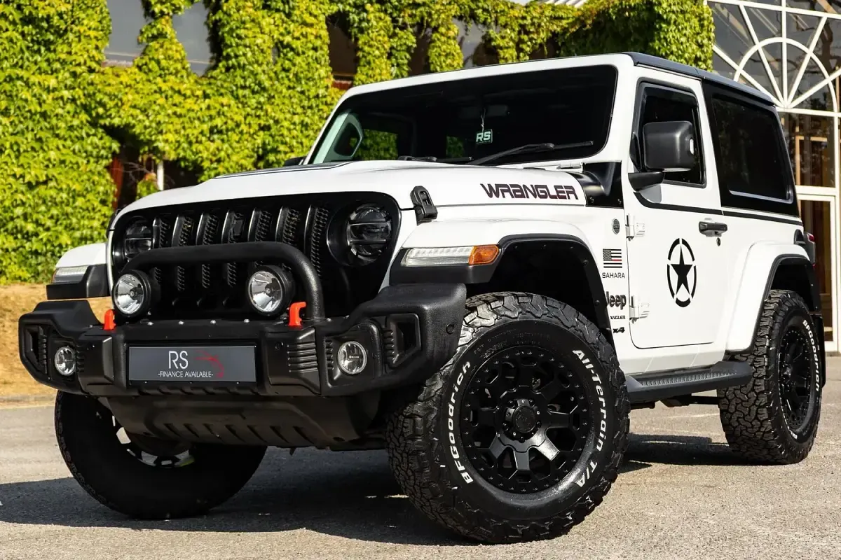 Used Jeep Wrangler Sahara 270 HP (198 kW) 2019 White SUV