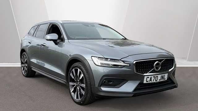 Used Volvo V60 CC Pro 250 HP (183 kW) 2020 Osmium grey Estate