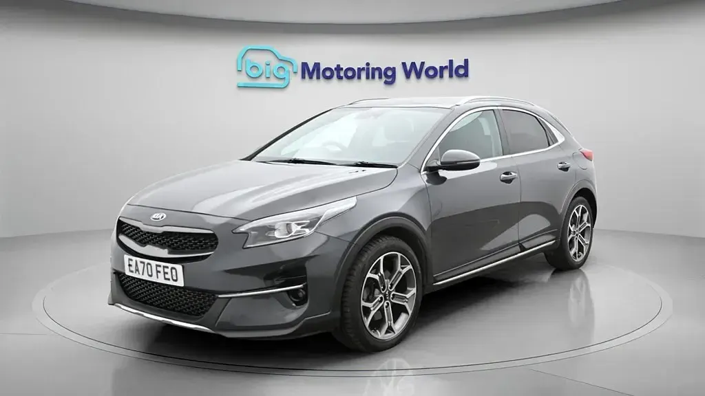 Usado Kia XCeed 138 HP (101 kW) 2020 Cinzento SUV