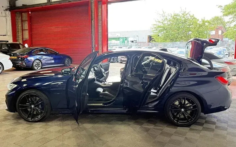Used BMW 330e M Sport 292 HP (214 kW) 2020 Blue Sedan