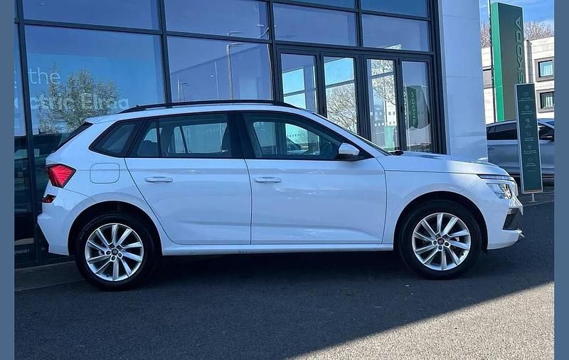 Used Skoda Kamiq SE 94 HP (69 kW) 2025 Moon white metallic SUV