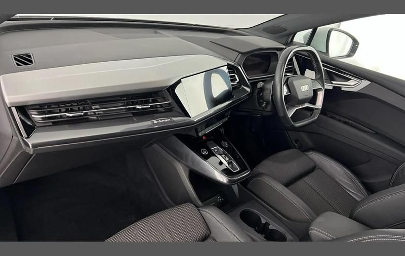 Used Audi Q4 e-tron S-Line 125 kW (170 HP) 2021 White SUV