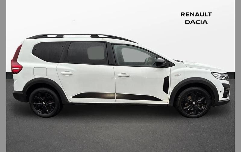 Used Dacia Jogger Extreme 108 HP (79 kW) 2023 White MPV