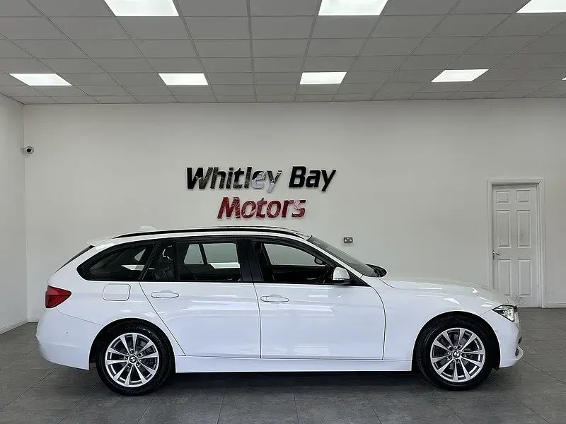 Używany BMW 320 Comfort Edition 2017 Biały Kombi