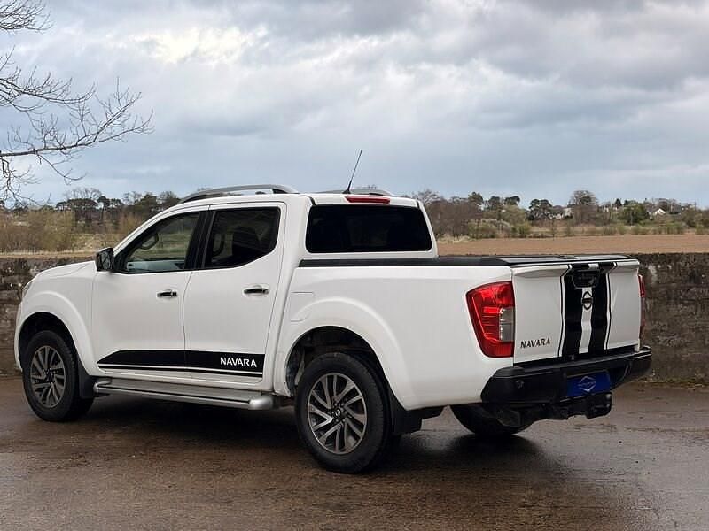 Gebraucht Nissan Navara Tekna 190 PS (139 kW) 2016 Weiß Pickup