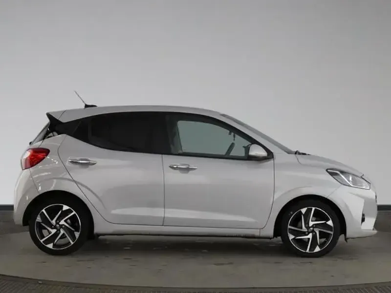 Usado Hyundai i10 Premium 79 HP (58 kW) 2025 Cinzento Citadino