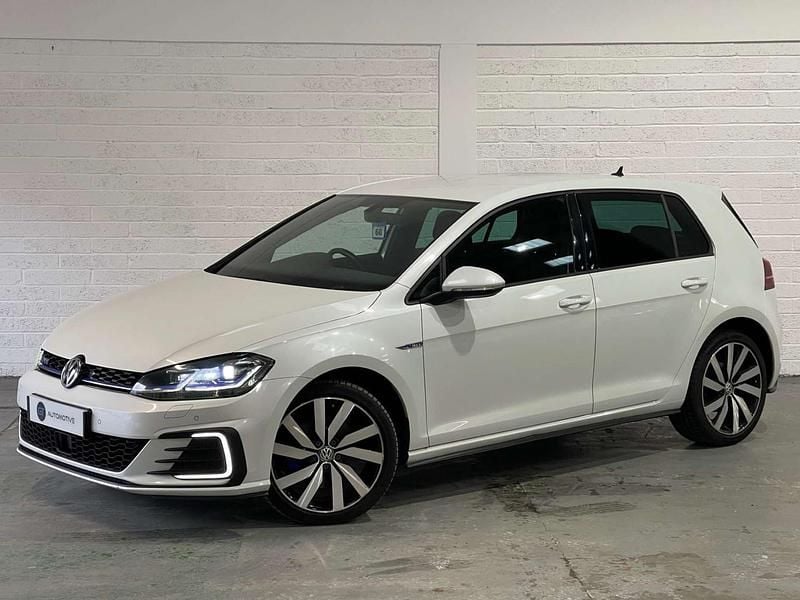 Used VW Golf VII Advance 2018 White Hatchback