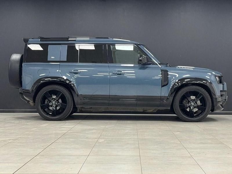 Used Land Rover Defender SE 300 HP (220 kW) 2020 Blue SUV