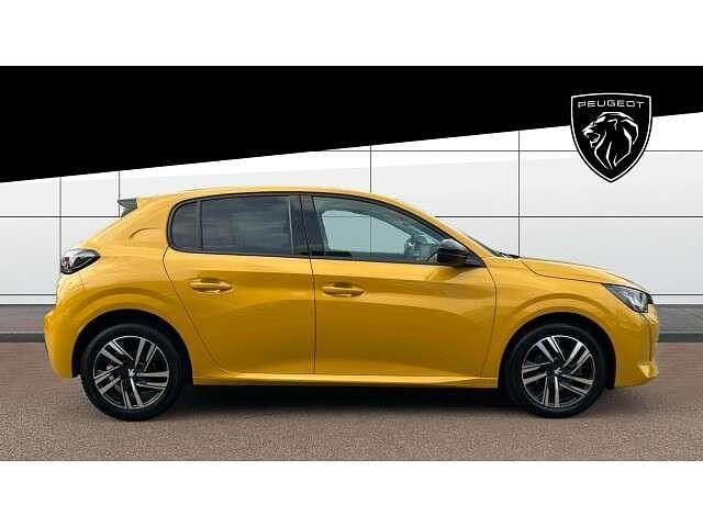 Used Peugeot 208 Allure+ 102 HP (75 kW) 2023 Yellow Hatchback