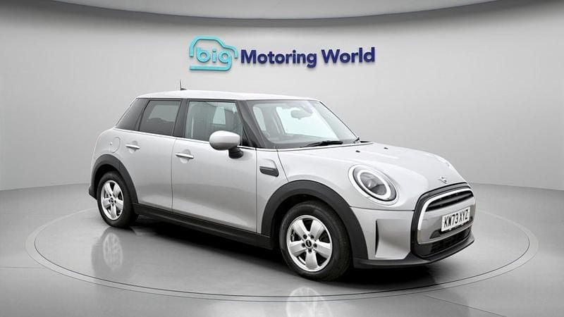 Used Mini Cooper Classic 136 HP (100 kW) 2022 Silver Hatchback