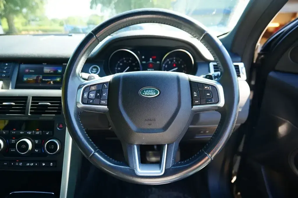 Used Land Rover Discovery Sport HSE 240 HP (176 kW) 2018 Black SUV