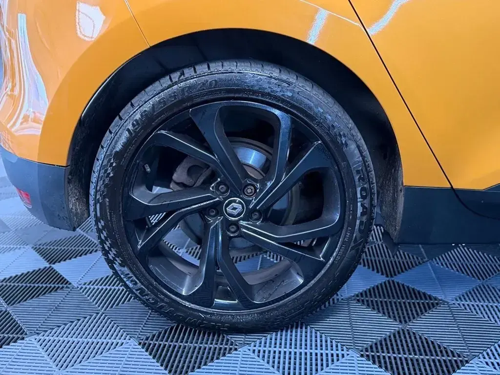 Usado Renault Scénic IV Dynamique 110 HP (80 kW) 2017 Amarelo Monovolume
